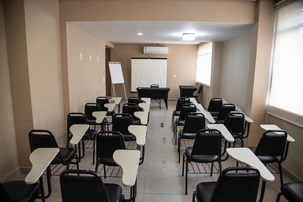 Getullio Hotel Cuiabá Eksteriør billede